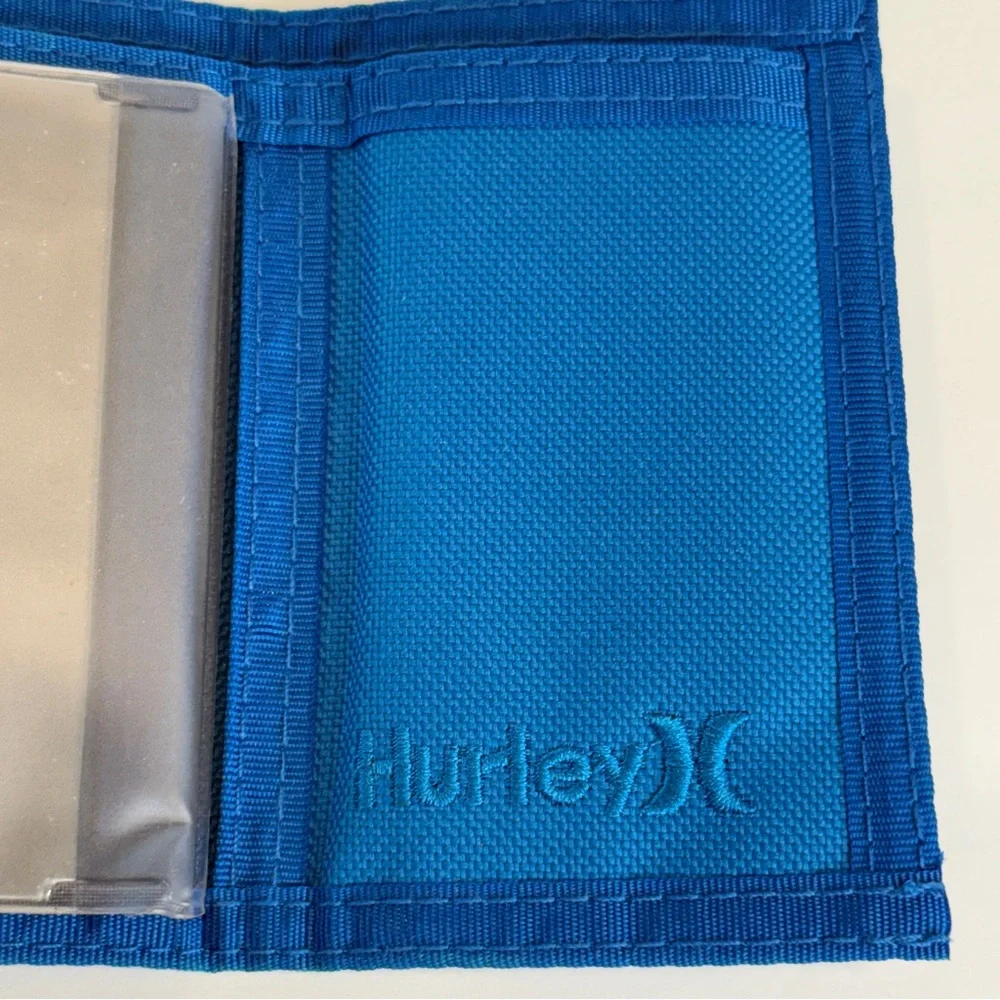 💙 Hurley Blue Plaid Trifold Wallet with ID Holder & Zip Pocket 💙